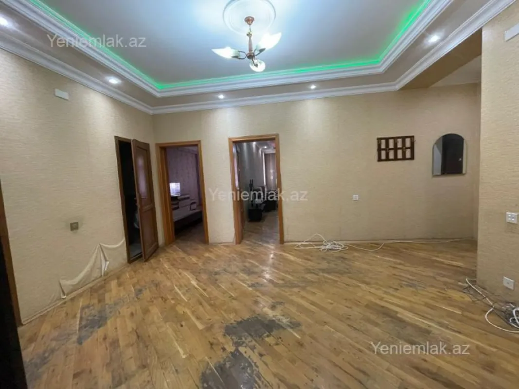 Satılır 3 otaqlı yeni tikili 135 m²