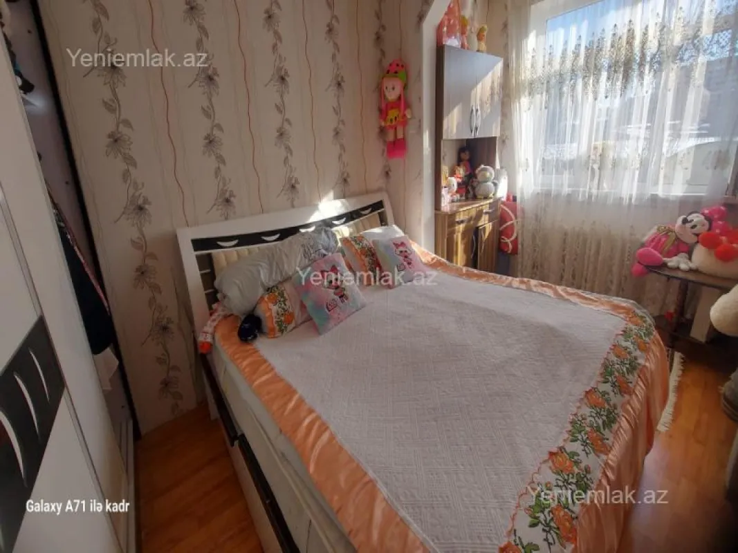 Satılır 3 otaqlı köhnə tikili 75 m²