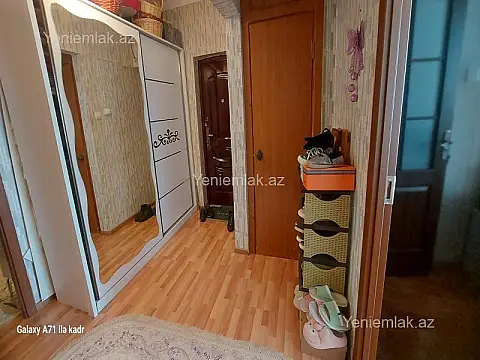 Satılır 3 otaqlı köhnə tikili 75 m²