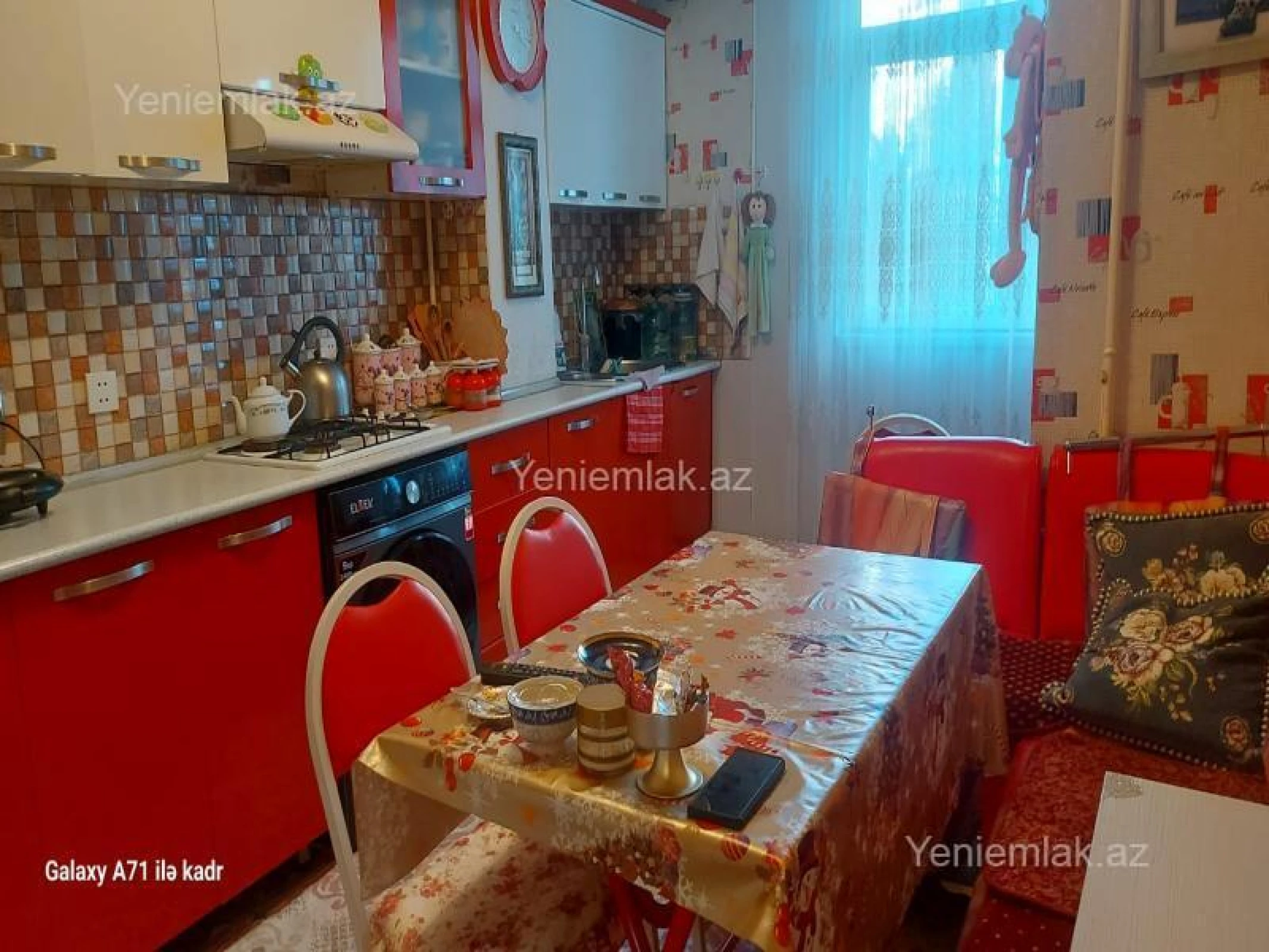 Satılır 3 otaqlı köhnə tikili 75 m²