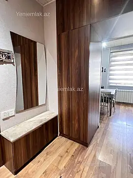 Satılır 2 otaqlı köhnə tikili 60 m²