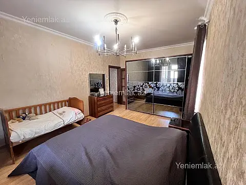 Satılır 2 otaqlı köhnə tikili 60 m²