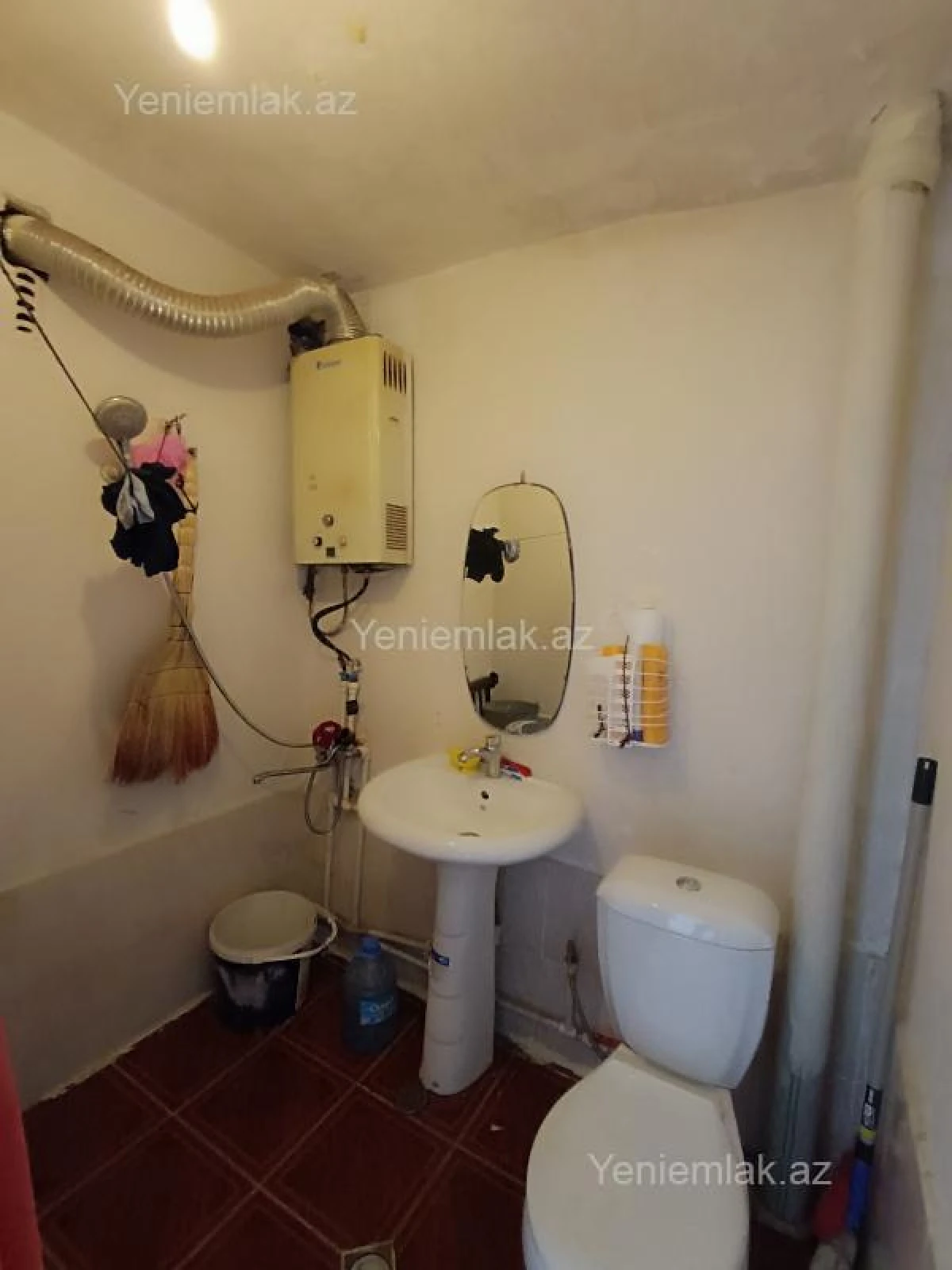Satılır 1 otaqlı köhnə tikili 32 m²