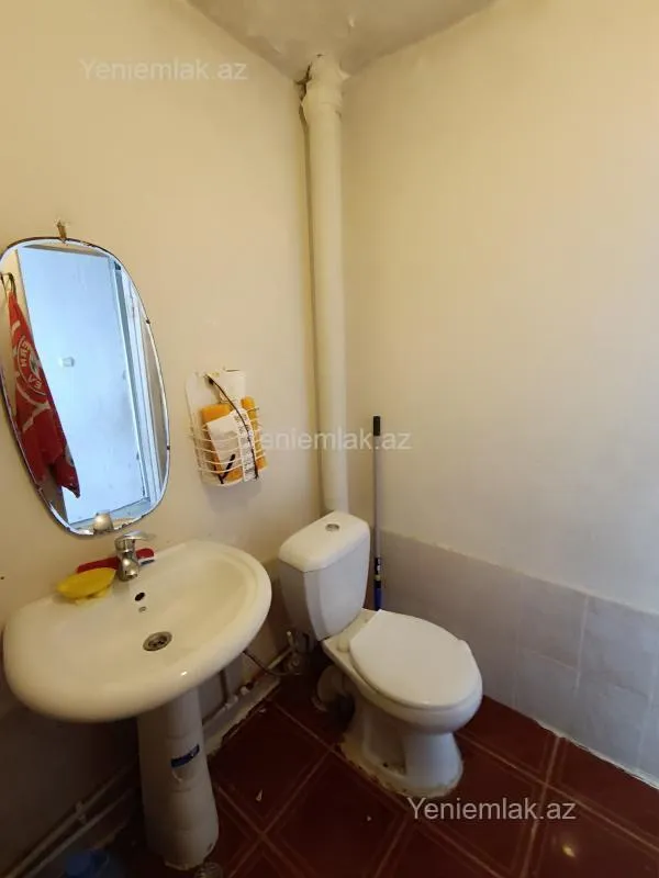 Satılır 1 otaqlı köhnə tikili 32 m²