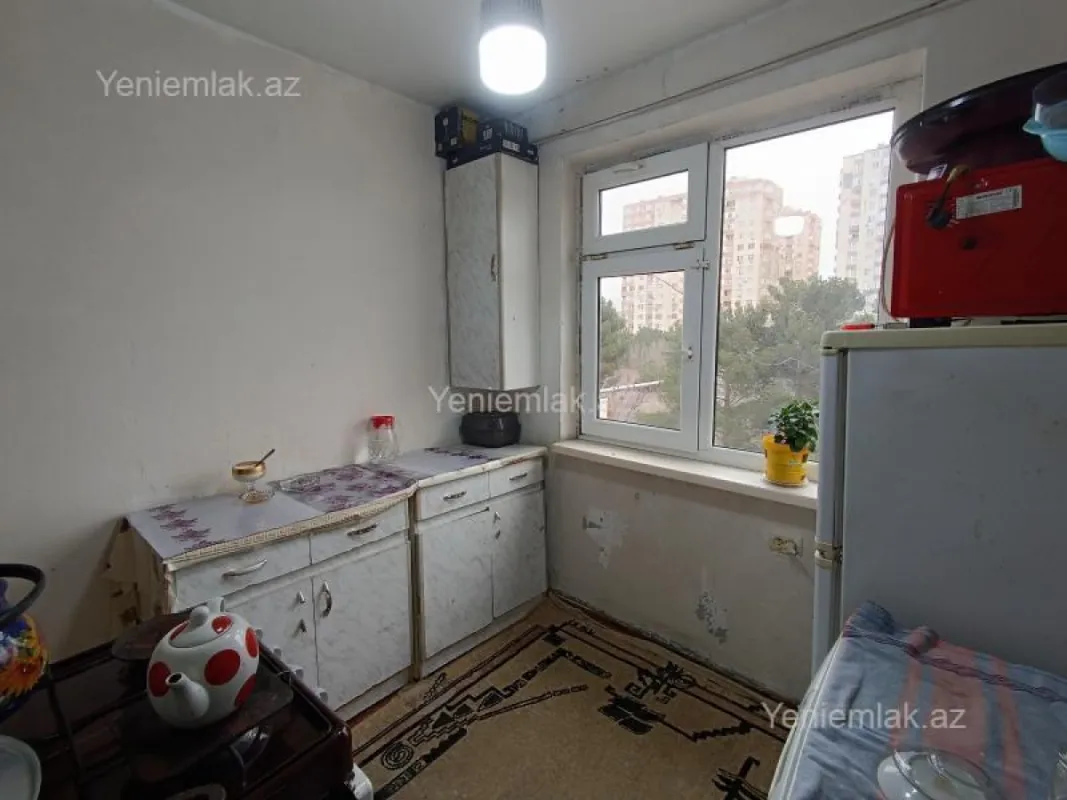 Satılır 1 otaqlı köhnə tikili 32 m²