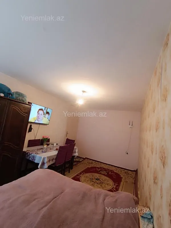 Satılır 1 otaqlı köhnə tikili 32 m²