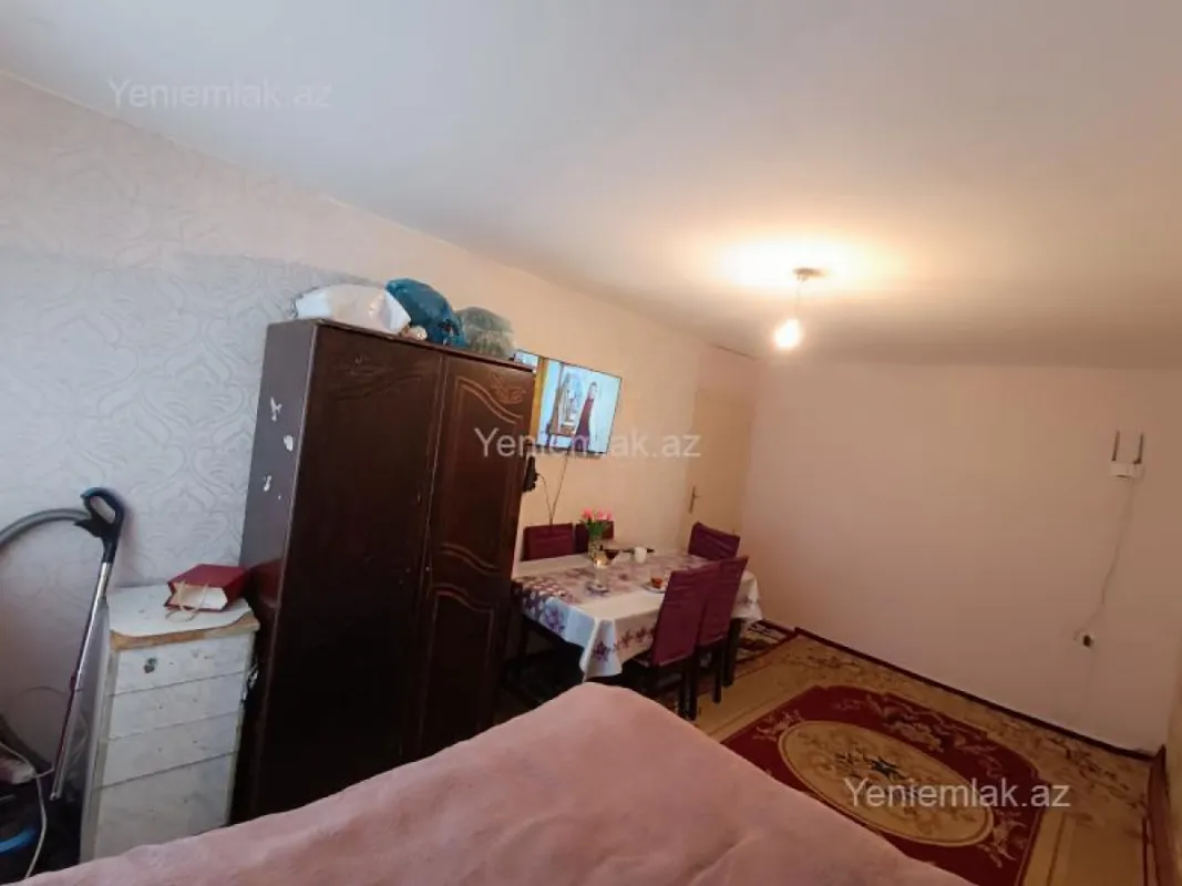 Satılır 1 otaqlı köhnə tikili 32 m²