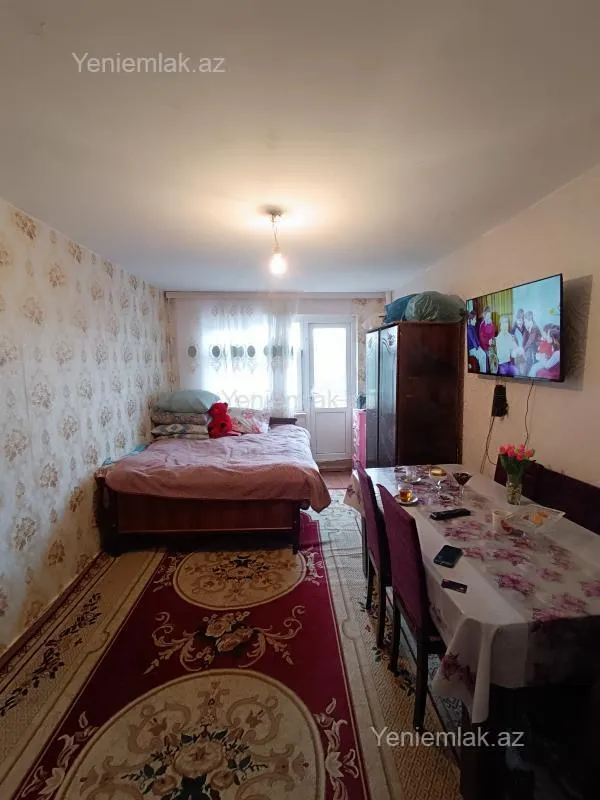 Satılır 1 otaqlı köhnə tikili 32 m²