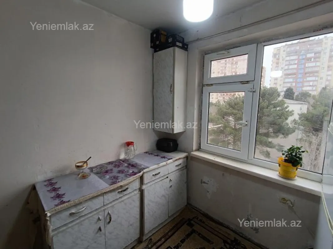 Satılır 1 otaqlı köhnə tikili 32 m²