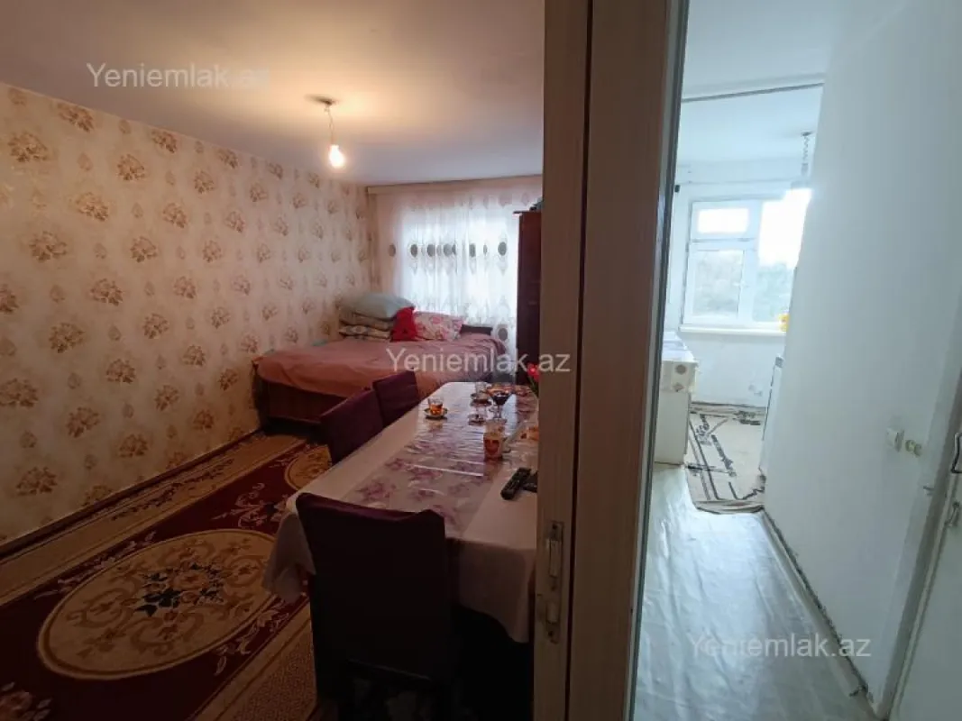 Satılır 1 otaqlı köhnə tikili 32 m²
