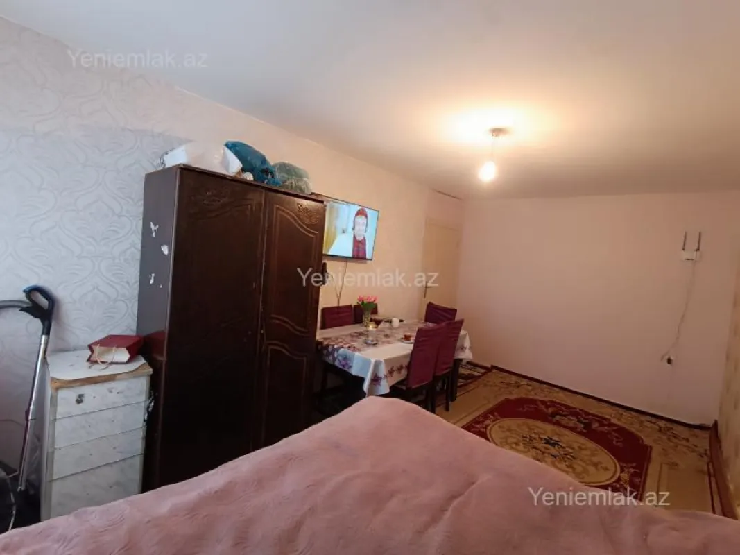 Satılır 1 otaqlı köhnə tikili 32 m²