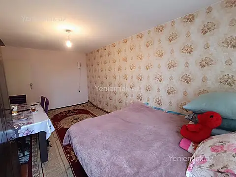 Satılır 1 otaqlı köhnə tikili 32 m²