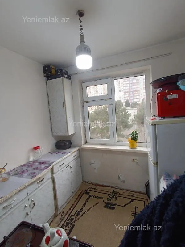 Satılır 1 otaqlı köhnə tikili 32 m²