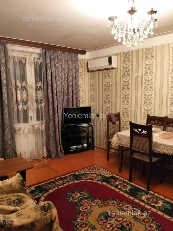 Satılır 2 otaqlı köhnə tikili 50 m²