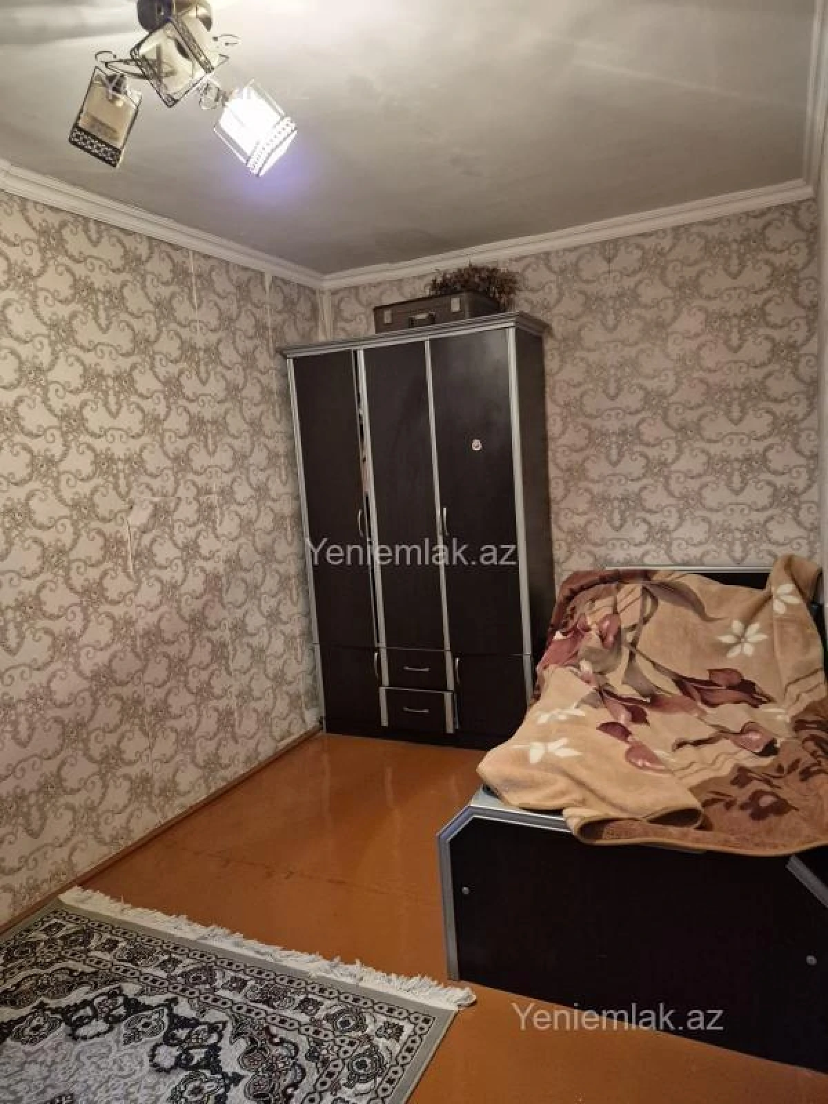Satılır 2 otaqlı köhnə tikili 50 m²