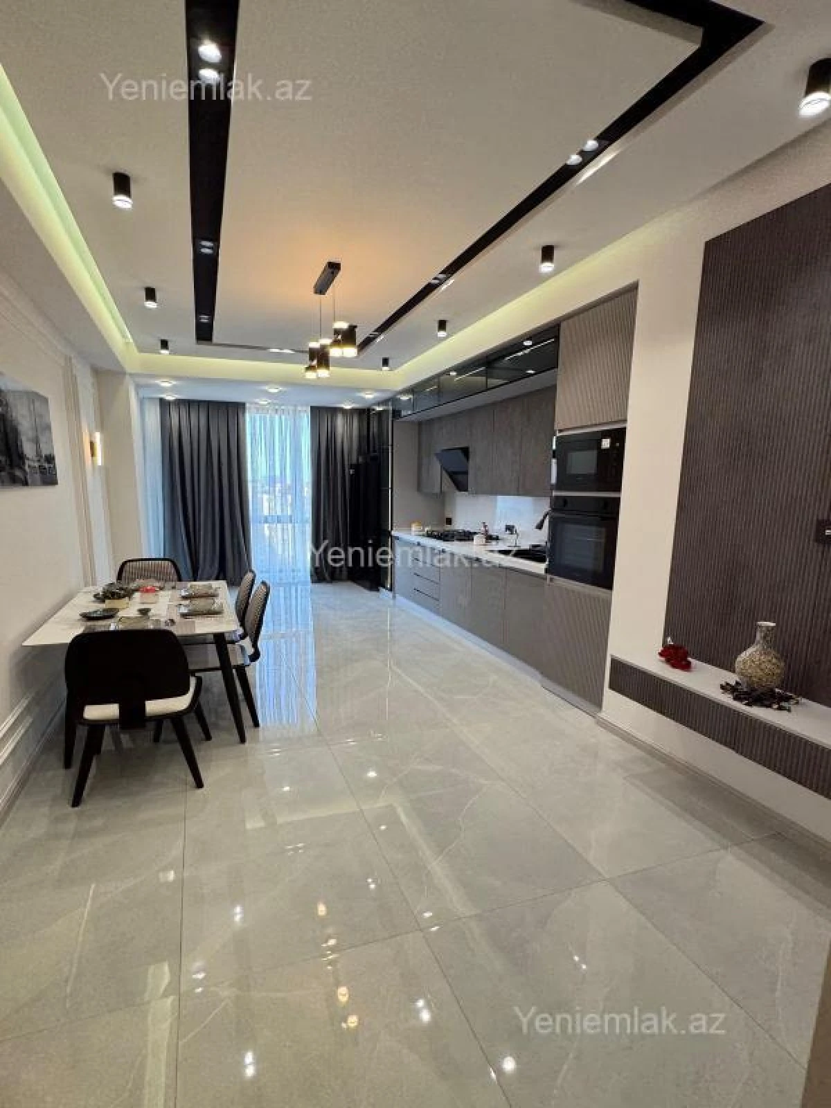 Satılır 3 otaqlı yeni tikili 140 m²