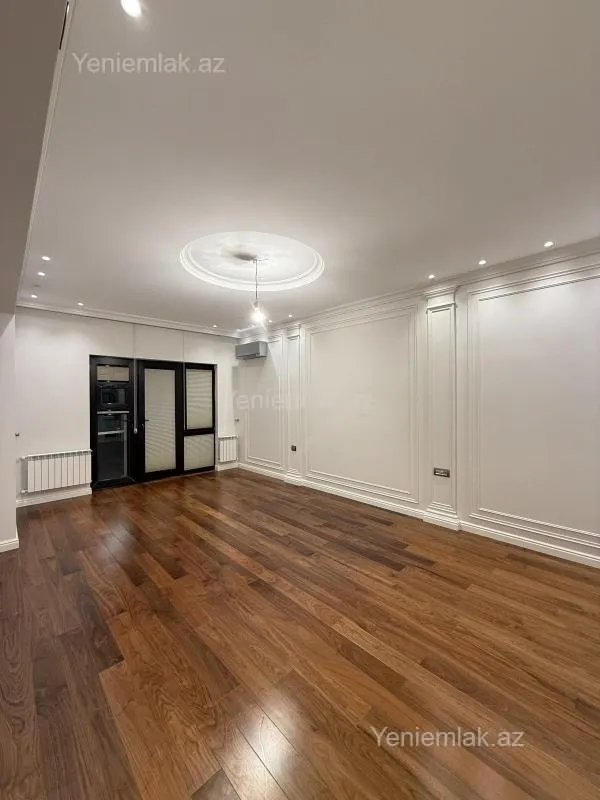 Satılır 4 otaqlı yeni tikili 193 m²