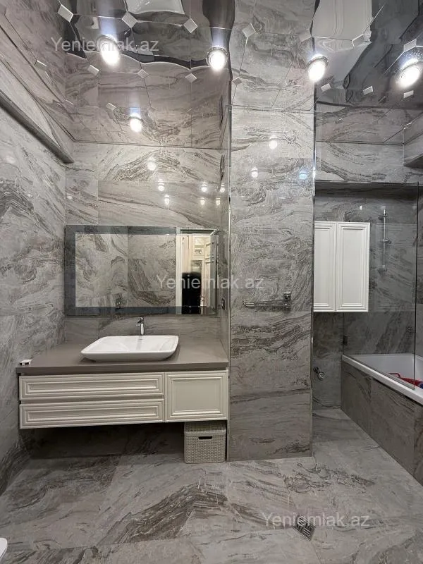 Satılır 4 otaqlı yeni tikili 193 m²