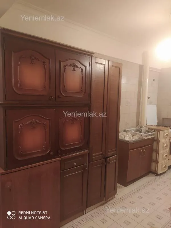 Satılır 1 otaqlı köhnə tikili 44 m²