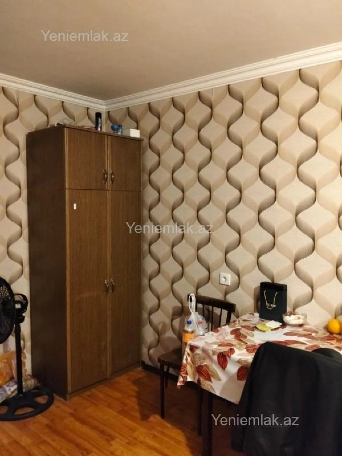 Satılır 1 otaqlı köhnə tikili 33 m²