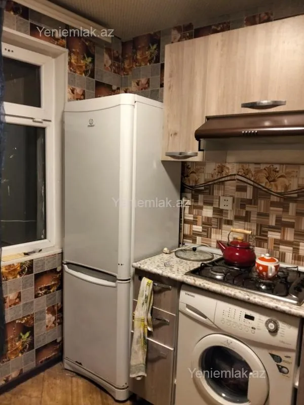 Satılır 1 otaqlı köhnə tikili 33 m²