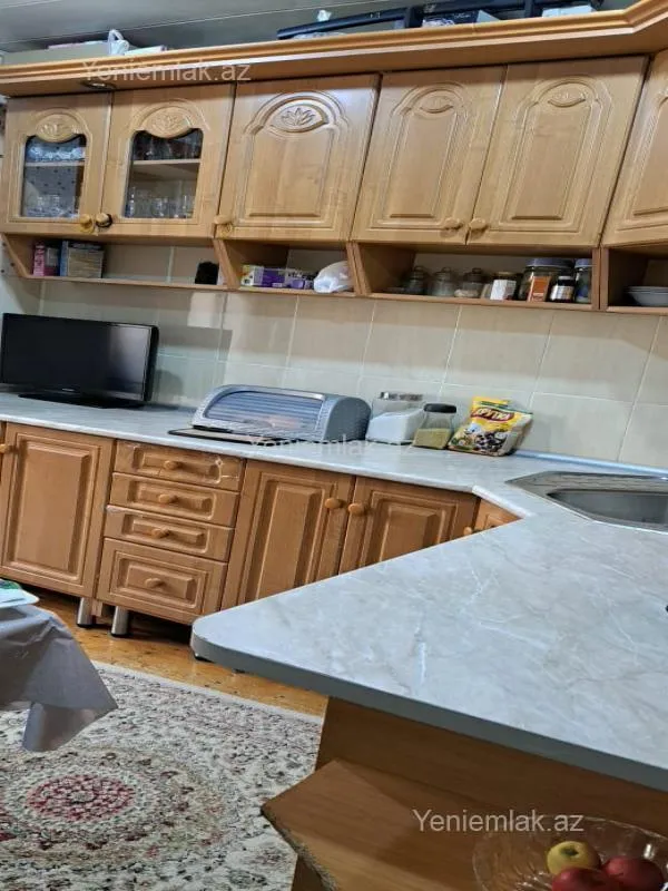 Satılır 3 otaqlı köhnə tikili 80 m²