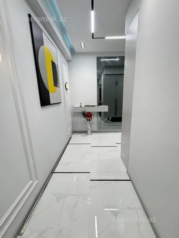 Satılır 3 otaqlı yeni tikili 125 m²