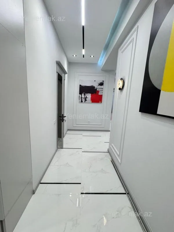 Satılır 3 otaqlı yeni tikili 125 m²