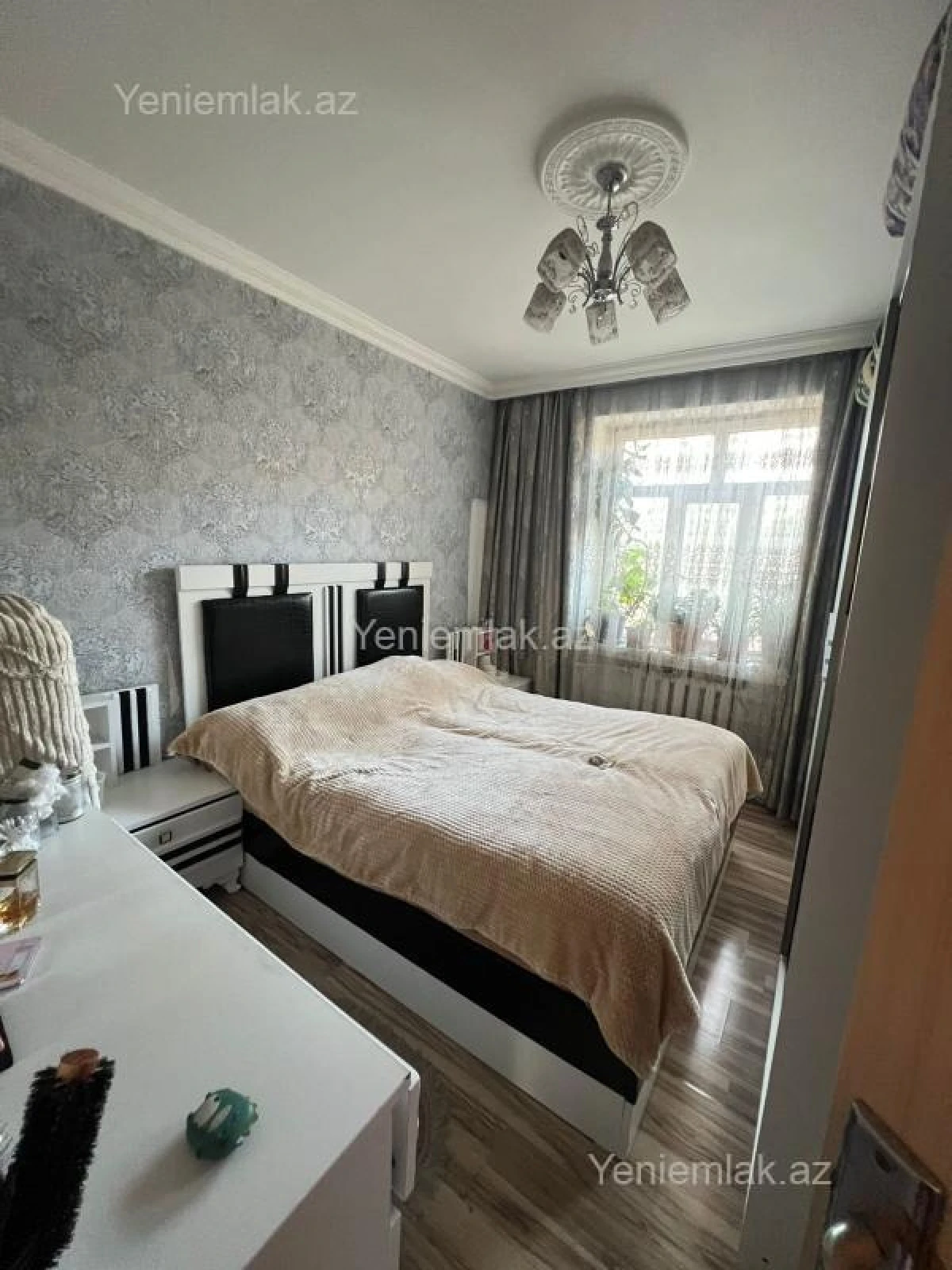 Satılır 2 otaqlı köhnə tikili 60 m²