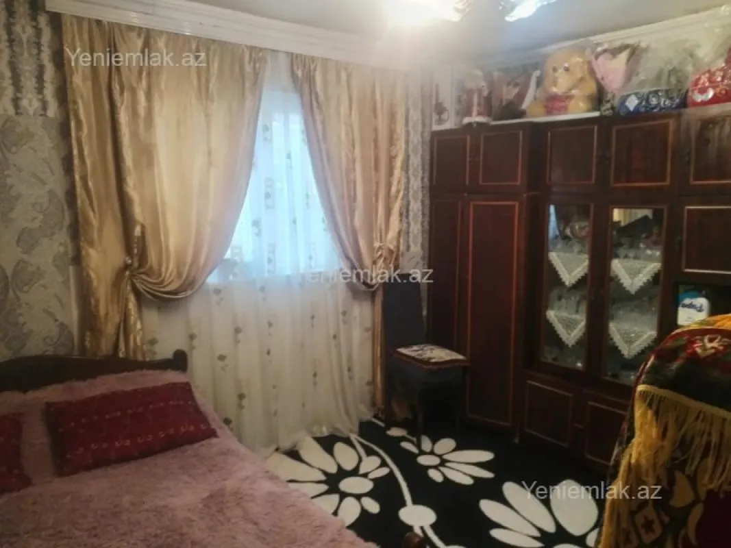 Satılır 4 otaqlı həyət evi 100 m²