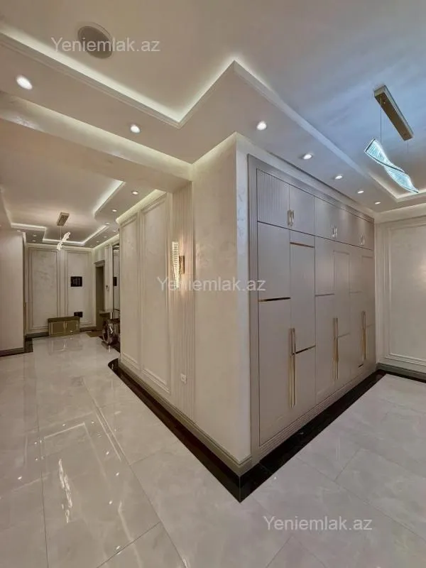 Satılır 3 otaqlı yeni tikili 143 m²