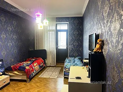 Satılır 3 otaqlı yeni tikili 140 m²