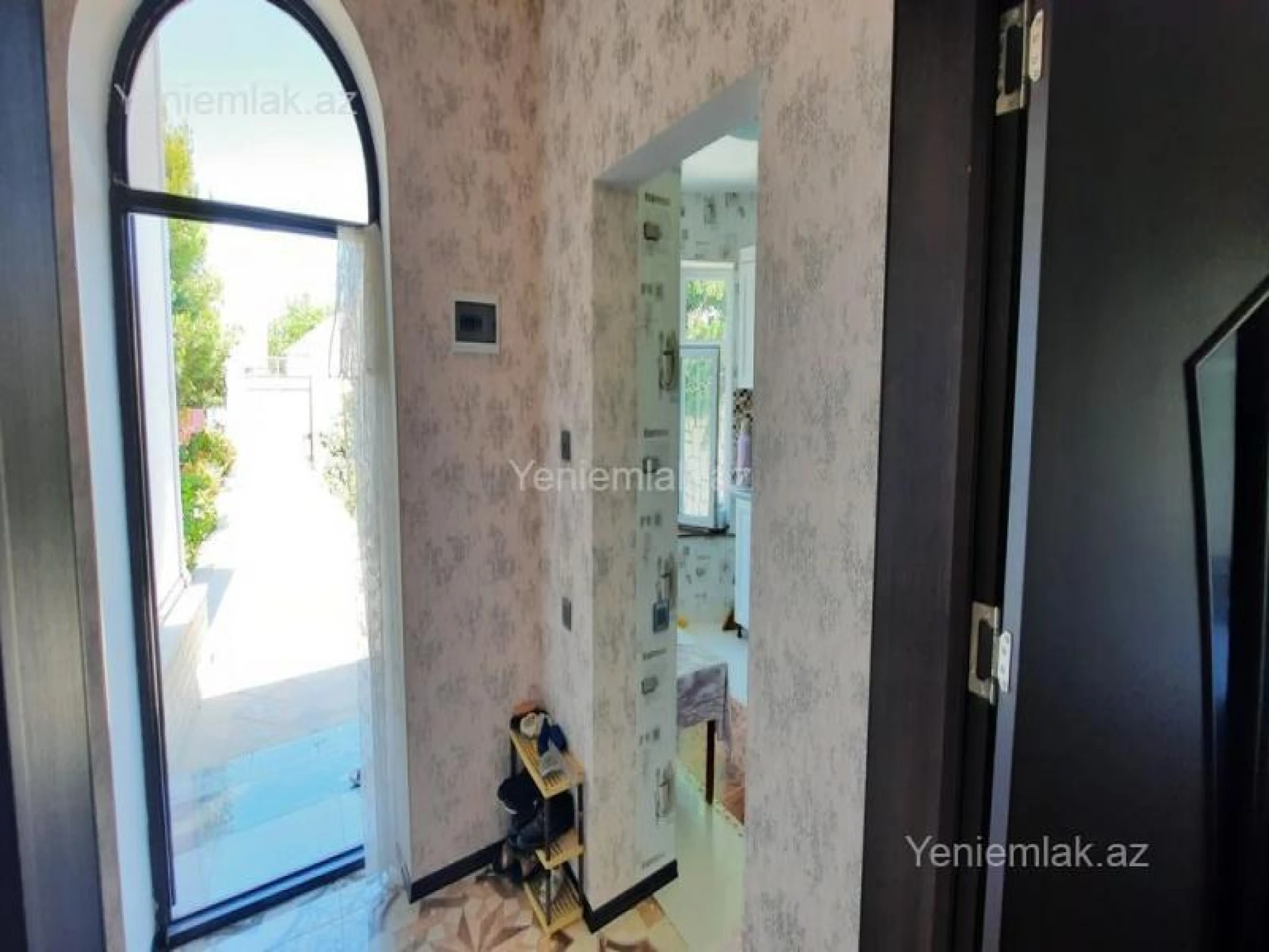 Satılır 5 otaqlı həyət evi 200 m²