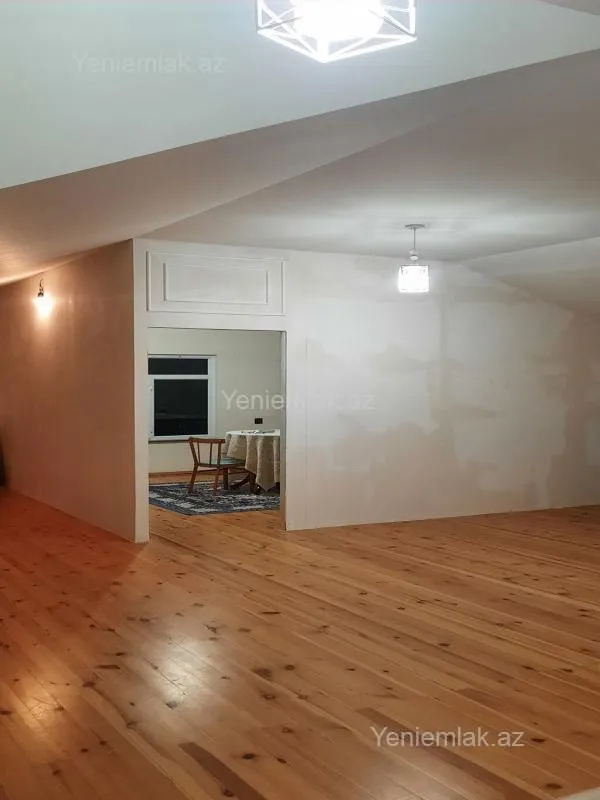 Satılır 5 otaqlı həyət evi 200 m²