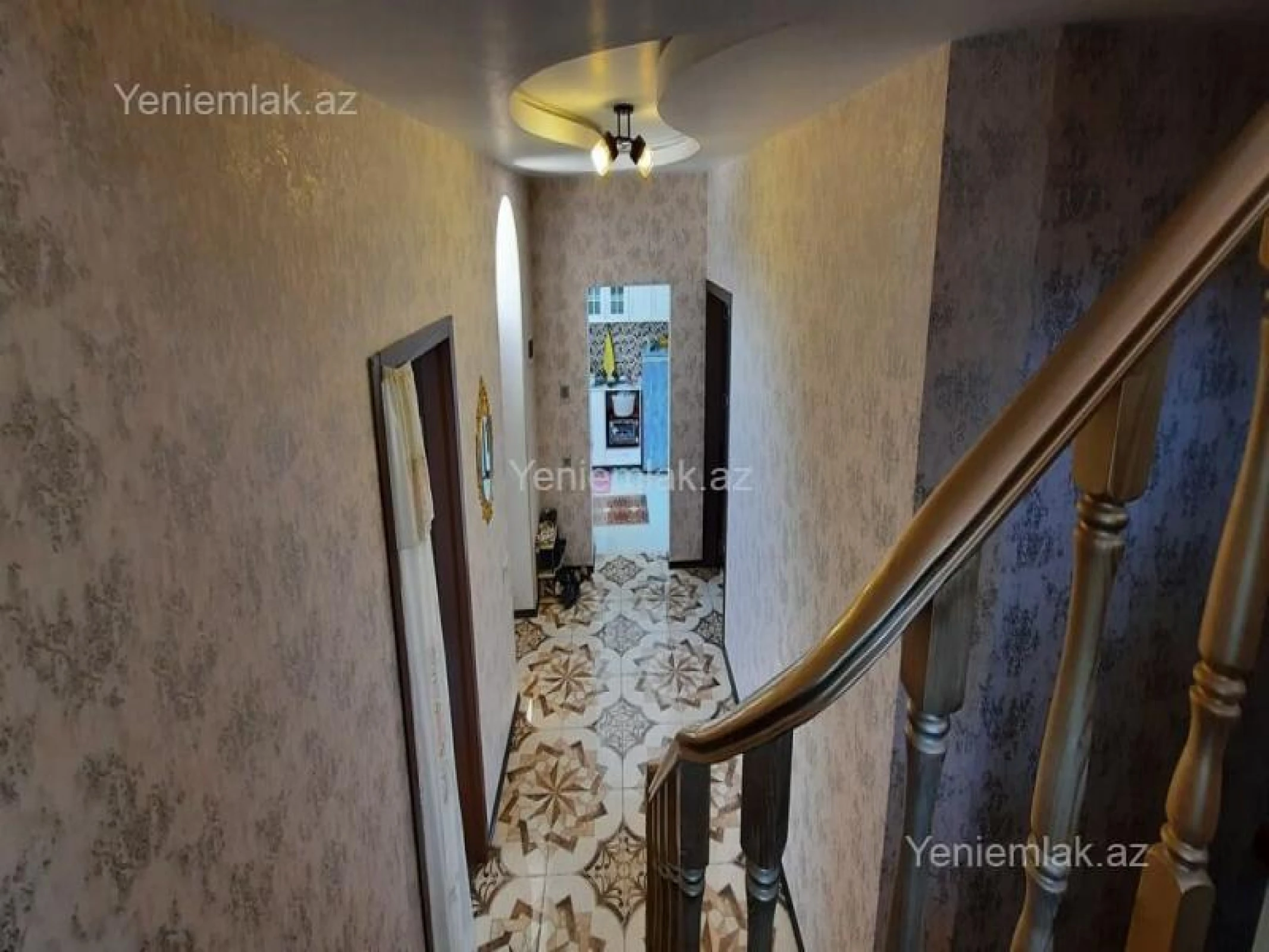 Satılır 5 otaqlı həyət evi 200 m²