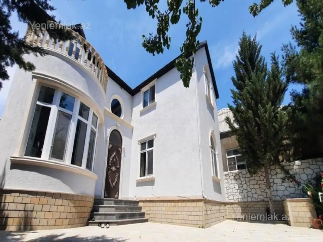 Satılır 5 otaqlı həyət evi 200 m²