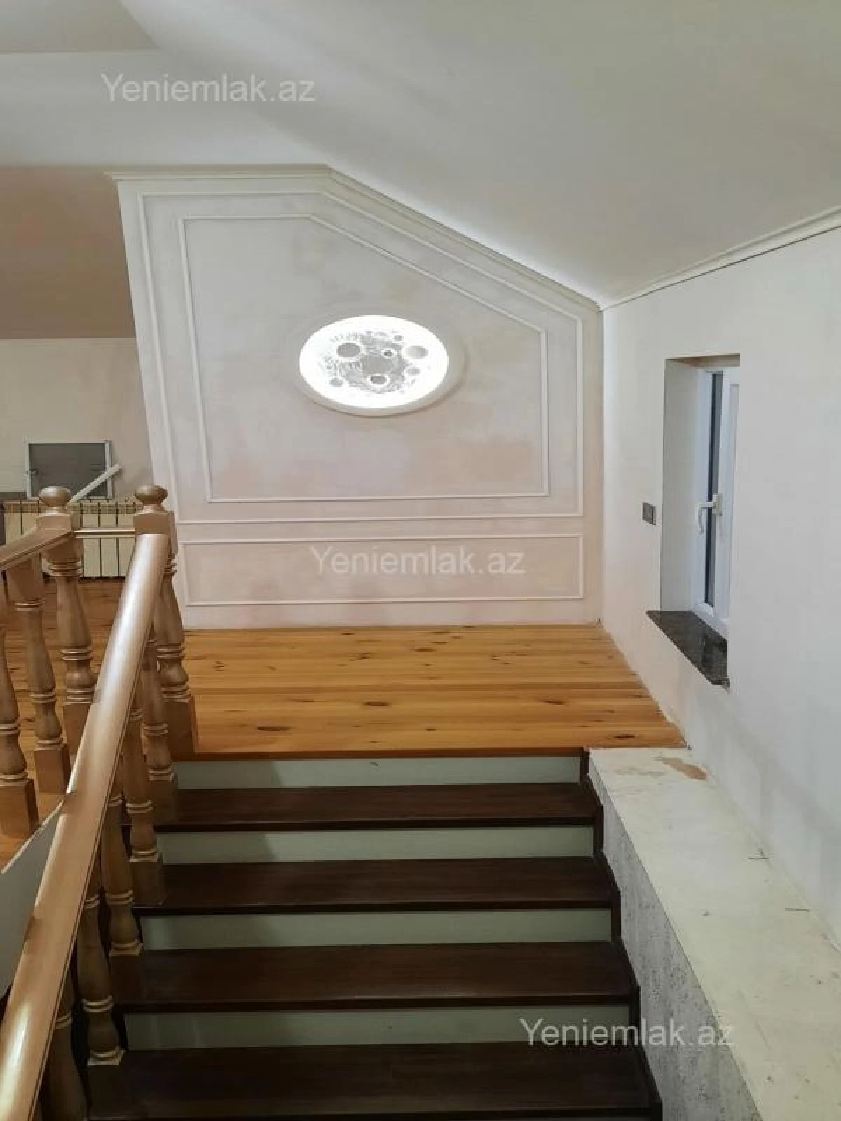 Satılır 5 otaqlı həyət evi 200 m²
