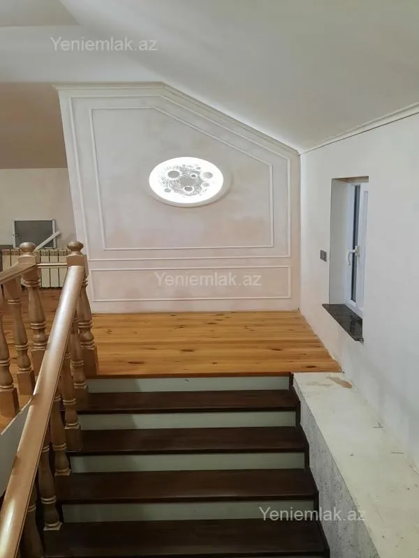 Satılır 5 otaqlı həyət evi 200 m²