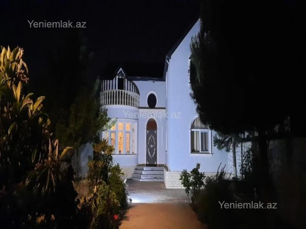 Satılır 5 otaqlı həyət evi 200 m²