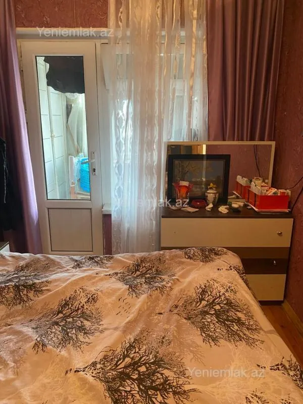 Satılır 4 otaqlı köhnə tikili 90 m²