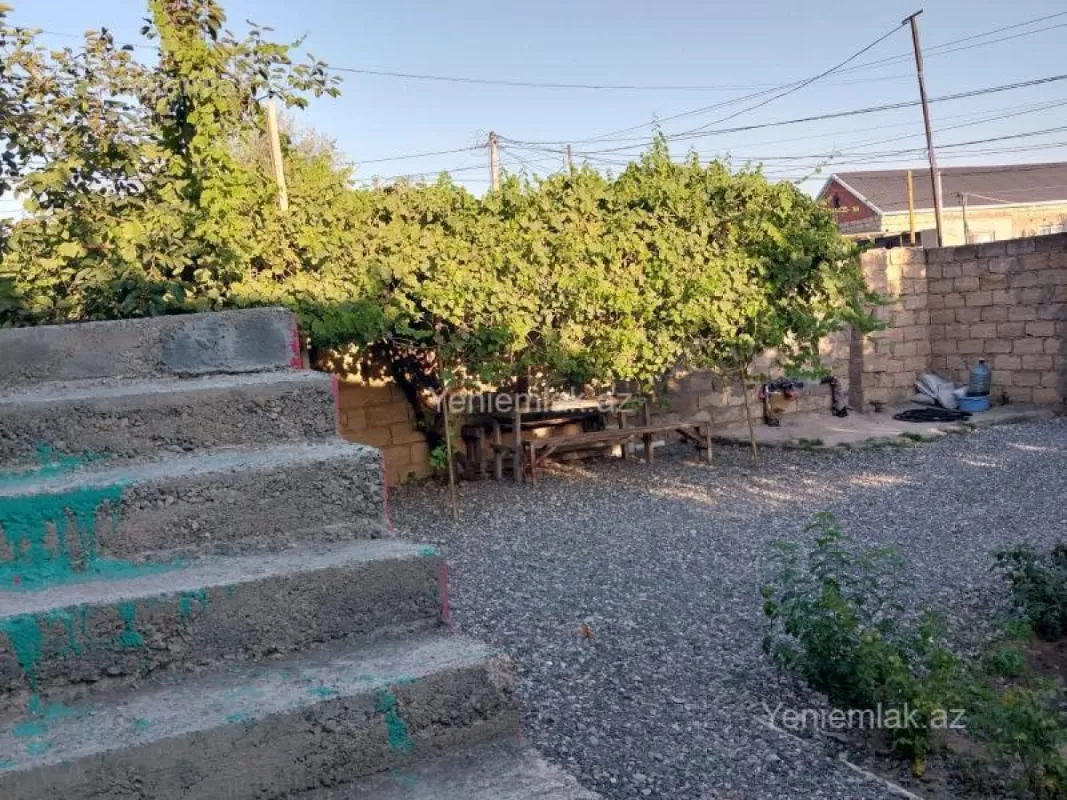 Satılır 4 otaqlı həyət evi 120 m²