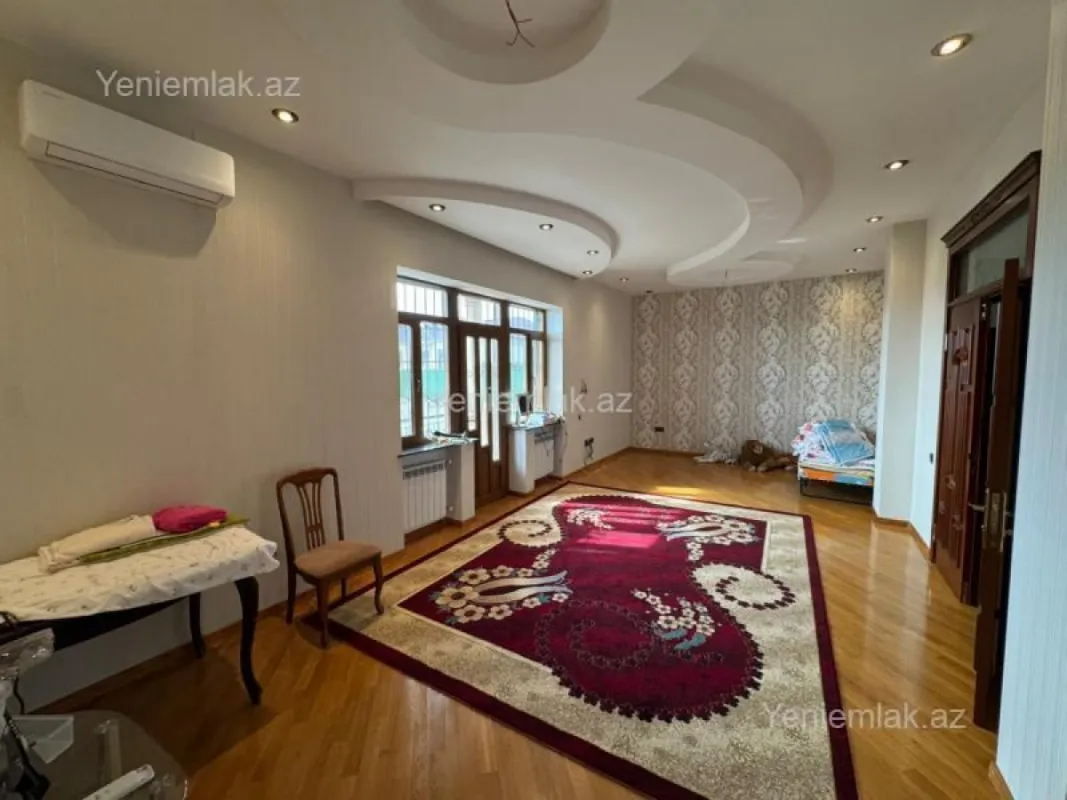 Satılır 7 otaqlı həyət evi 630 m²