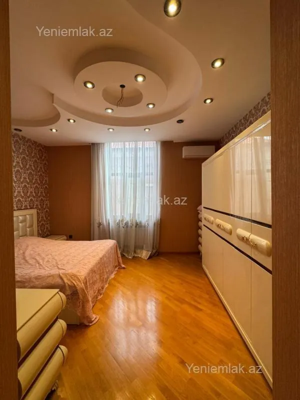 Satılır 7 otaqlı həyət evi 630 m²