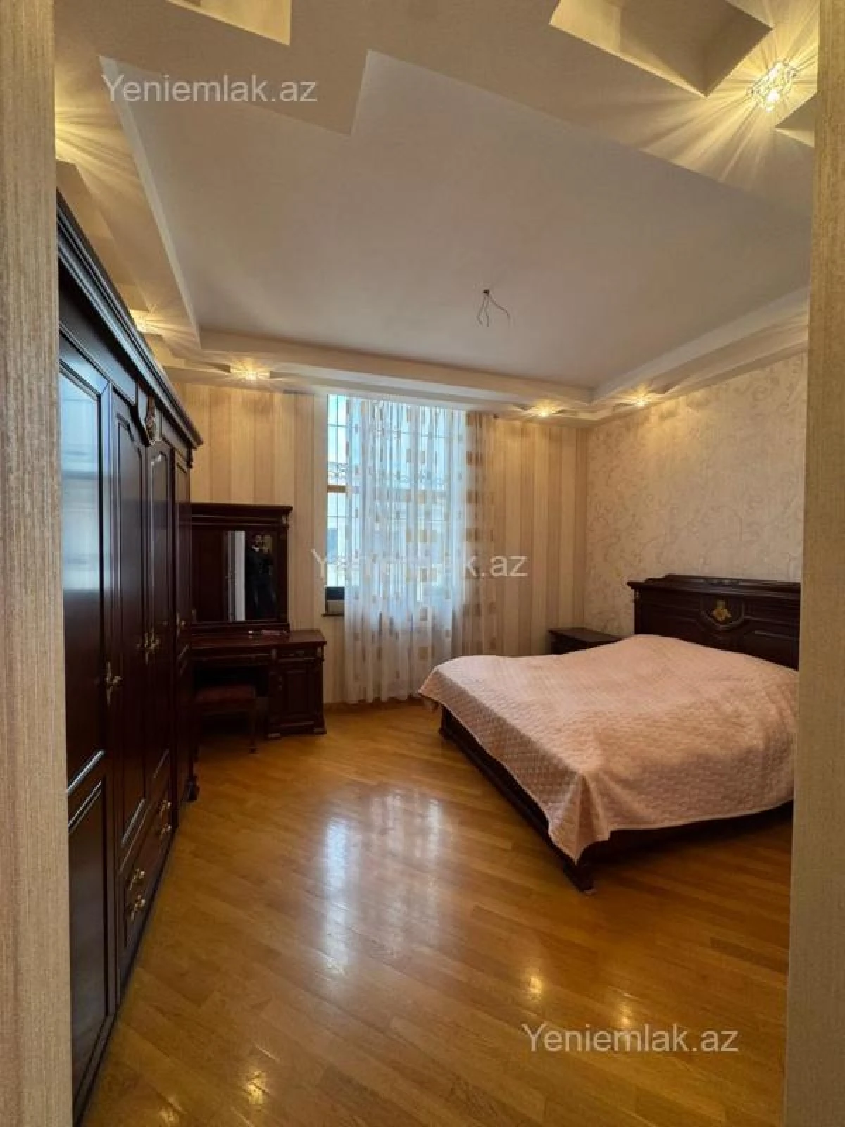 Satılır 7 otaqlı həyət evi 630 m²