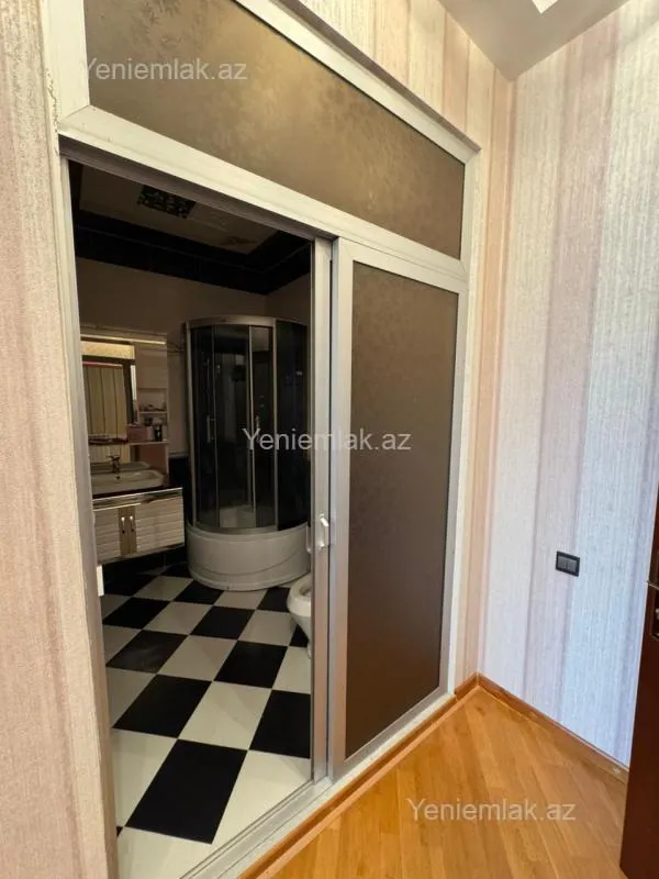 Satılır 7 otaqlı həyət evi 630 m²