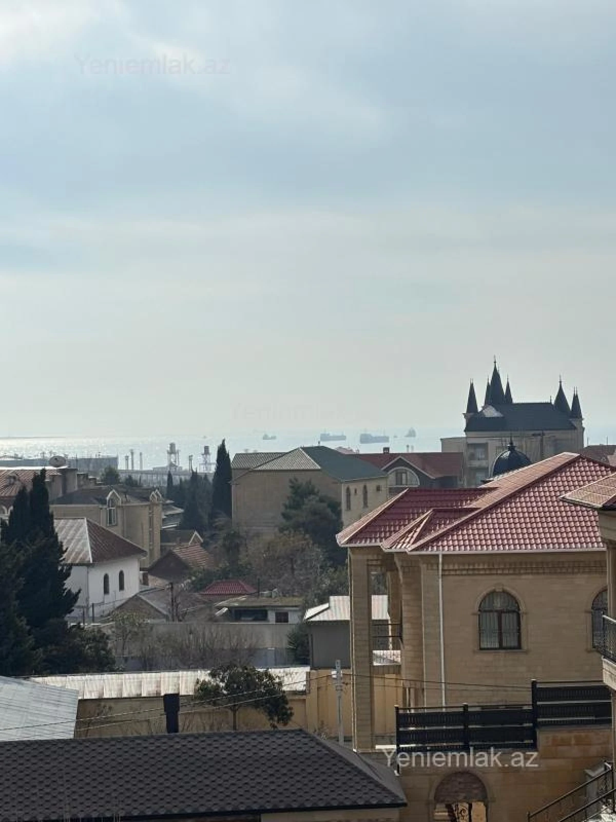 Satılır 7 otaqlı həyət evi 630 m²