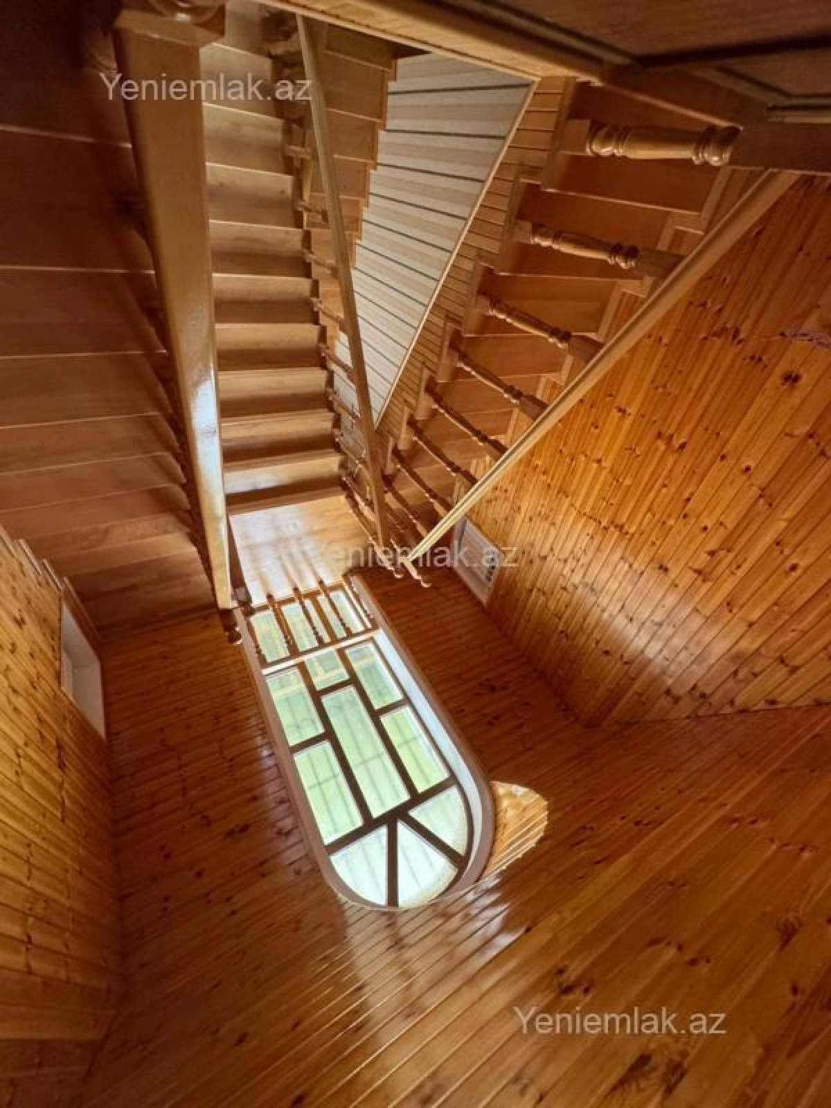 Satılır 7 otaqlı həyət evi 630 m²