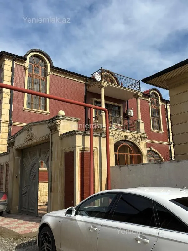Satılır 7 otaqlı həyət evi 630 m²