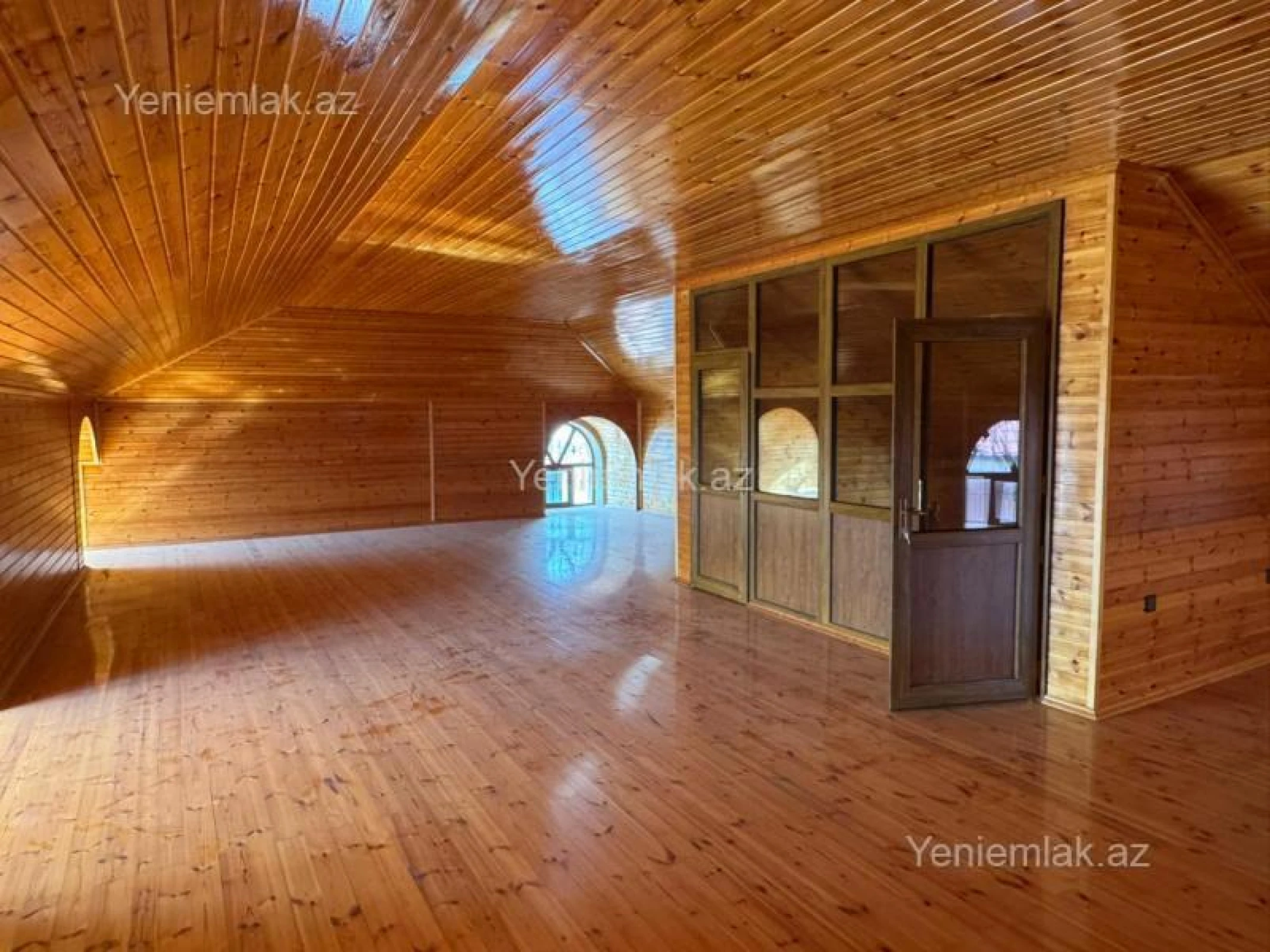 Satılır 7 otaqlı həyət evi 630 m²