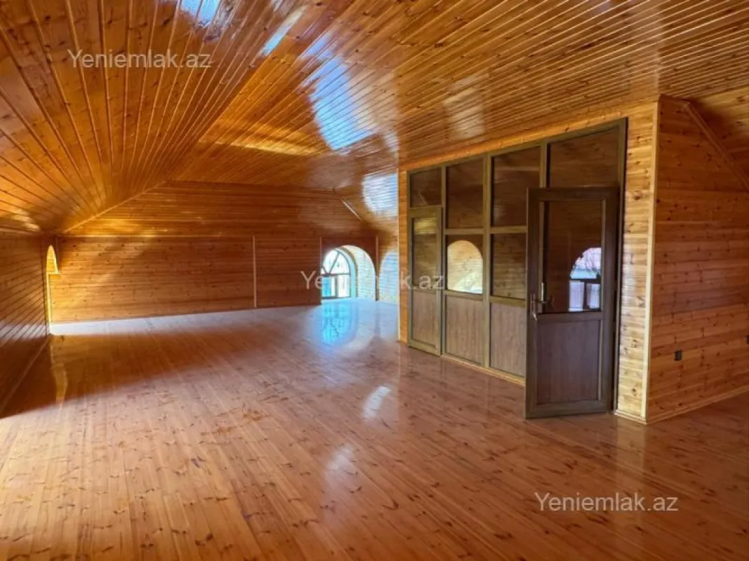 Satılır 7 otaqlı həyət evi 630 m²